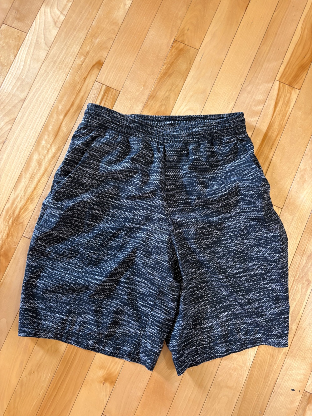 Mens Lululemon Athletica Athletic Shorts Size Small Black with White Sporty